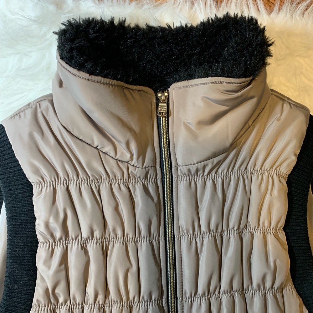 🔥SOLD🔥 Calvin Klein Performance Vest! Size Medium - Picture 4 of 8